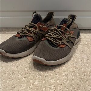 Olukai Sneakers